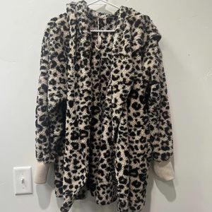 Leopard sweater medium